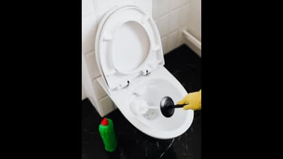 ఒక్క స్పూన్ ఈ పౌడర్ వేస్తే, మీ టాయ్ లెట్ క్లీన్ అవ్వడం ఖాయం..!