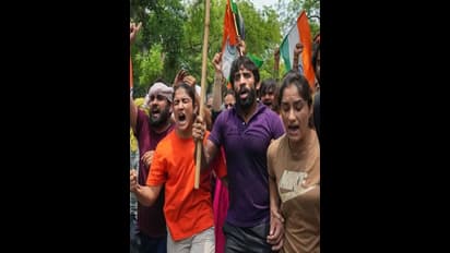 రెజ్లర్లపై ఎఫ్ఐఆర్ ఉపసంహరణ !