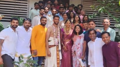 ಪ್ರಸಿದ್ಧ್ ಕೃಷ್ಣ ಮದುವೆ ಫೋಟೋಗಳು: ಬುಮ್ರಾದಿಂದ ಅಯ್ಯರ್ ವರೆಗೆ  ಮದುವೆಗೆ ಹಾಜರಾದ ಸಹ ಕ್ರಿಕೆಟಿಗರು