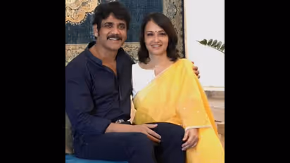 నాగార్జున ‌- అమల ప్రేమకు 32 ఏళ్లు.. వైరల్ అవుతున్న పెళ్లి ఫోటోలు..