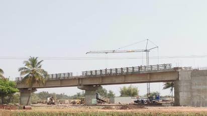 ಬಾಗಲಕೋಟೆ: ಐದು ವರ್ಷವಾದ್ರೂ ಪೂರ್ಣಗೊಳ್ಳದ ಸೇತುವೆ