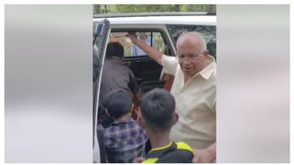 കൗതുകത്തോടെ മന്ത്രിയുടെ കാറിനരികെ കുട്ടികൾ, ചെറുസവാരിക്ക് കൂടെകൂട്ടി മന്ത്രി -വീഡിയോ