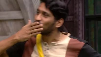 'കൊല്ലം ടൗണില്വെച്ച് അവള് ഉമ്മവെച്ചു, അഖില് മാരാര് പറയുന്നു