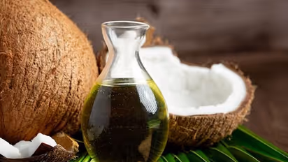 Try these two effective Kerala-style oils for quick hair growth!