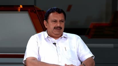 'ഡൽഹിയിലേക്ക് നോക്കുമ്പോൾ ഈനാംപേച്ചി ആണെങ്കിൽ തിരുവനന്തപുരത്തേക്ക് നോക്കുമ്പോൾ മരപ്പട്ടിയാണ്'; കെ മുരളീധരൻ