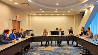 ഫൈസര്‍ മേധാവികളുമായി കൂടിക്കാഴ്ച നടത്തി മുഖ്യമന്ത്രി; കേരളത്തില്‍ ശാഖ തുടങ്ങാന്‍ സാധ്യത, പ്രാരംഭ ചര്‍ച്ച 