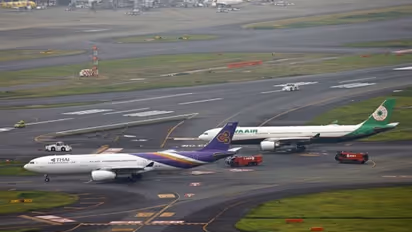 ഒരേ റണ്വേയിലേക്ക് ഒരുമിച്ചെത്തി വിമാനങ്ങള്, ചിറകറ്റ് യാത്രാവിമാനം; വഴി മാറി വൻദുരന്തം