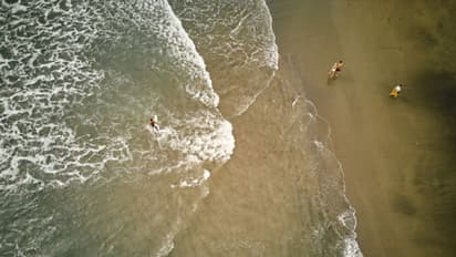 ബാലിയിലെ ഹണിമൂണ്‍ ഫോട്ടോഷൂട്ട് ദുരന്തമായി, ഡോക്ടര്‍ ദമ്പതികള്‍ക്ക് ദാരുണാന്ത്യം