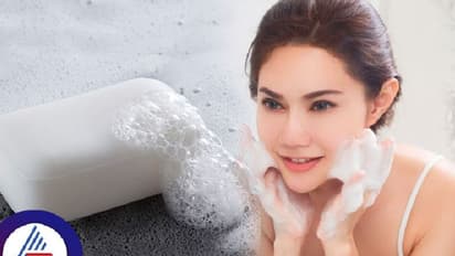 சோப் பாக்கெட்டில் ஏன் பெண்கள் படம் மட்டும் இடம்பெறுகிறது? முக்கிய காரணமே இது தான்!!