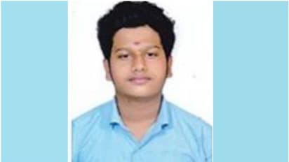 ഫുട്ബോൾ കളിക്കുന്നതിനിടെ കുഴഞ്ഞു വീണു; തൃശൂരില്‍ പ്ലസ് ടു വിദ്യാര്‍ത്ഥിക്ക് ദാരുണാന്ത്യം