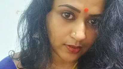 'ഇതുവരെ ഞങ്ങൾ ഡിവോഴ്സായിട്ടില്ല'; വ്യാജ വാർത്തകള്ക്ക് എതിരെ മഞ്ജു പത്രോസ്