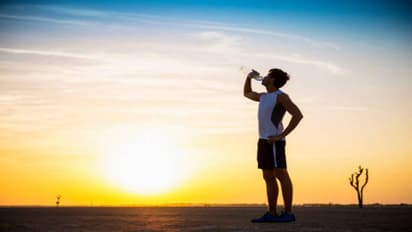 பெண்களை விட ஆண்கள் அதிக தண்ணீர் குடிக்க வேண்டும் ஏன் தெரியுமா?