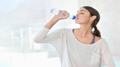 ஐஸ் வாட்டர் குடிப்பதால் உடல் ஆரோக்கியத்திற்கு ஆபத்தா? தெரிஞ்சுக்க இதை படிங்க..