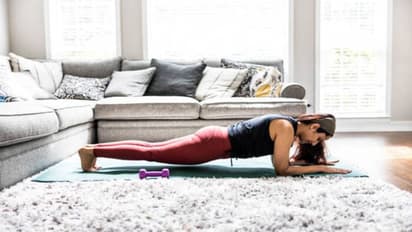 ಕಚೇರಿಯಲ್ಲೇ ಕೆಲಸದ ನಡುವೆ ಅಲ್ಪಾವಧಿಯ ಯೋಗ ಮಾಡಿ:  ಸಿಬ್ಬಂದಿಗೆ ಕೇಂದ್ರ ಸರ್ಕಾರ ಸಲಹೆ