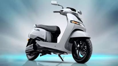ஓலா, ஏத்தர் எலக்ட்ரிக் ஸ்கூட்டர்களுக்கு டஃப் கொடுக்கும் TVS iQube -  விலை எவ்வளவு தெரியுமா?