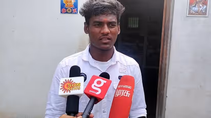 யூடியூப்பை மட்டும் பார்த்து நீட் தேர்வில் மாவட்டத்தில் முதலிடம் பிடித்த கூலித்தொழிலாளியின் மகன்