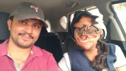 ವಿದ್ಯಾರ್ಥಿನಿ ಜೊತೆ ಲವ್ವಿಡವ್ವಿ, ಉಪನ್ಯಾಸಕರನ್ನ ಅರೆಸ್ಟ್ ಮಾಡುವಂತೆ ಸಾವಿರಾರು ವಿದ್ಯಾರ್ಥಿಗಳು ಪ್ರತಿಭಟನೆ!