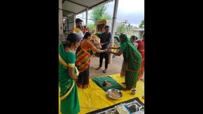 ಬೆಳಗಾವಿಯ ಚಿಕ್ಕೋಡಿಯಲ್ಲಿ ಹಸುವಿಗೆ ಸೀಮಂತ ಕಾರ್ಯಕ್ರಮ