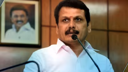 വീണ്ടും ട്വിസ്റ്റ്: പുറത്താക്കിയ നടപടി മരവിപ്പിച്ച് ഗവർണർ; ബാലാജി തത്കാലം വകുപ്പില്ലാ മന്ത്രിയായി തുടരും