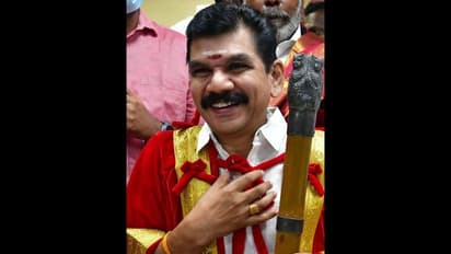 நெல்லையில் கமிஷன் வாங்கி கல்லா கட்டும் மேயர்; சர்ச்சை போஸ்டரால் திமுகவில் சலசலப்பு