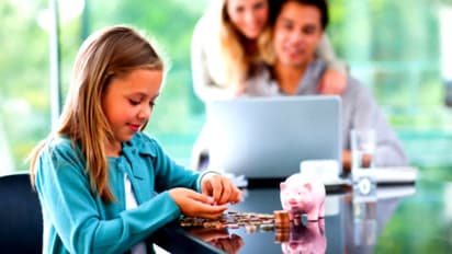  ದಾಂಪತ್ಯದಲ್ಲಿ ಹಣಕಾಸಿನ ಯೋಜನೆಗಳು ಹೇಗಿರ್ಬೇಕು , ಸೇವಿಂಗ್ಸ್ ಮಾಡೋದು ಹೇಗೆ?