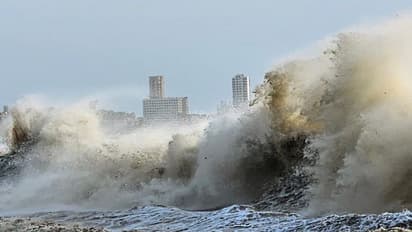 ಕೆಲ ಹೊತ್ತಲ್ಲೇ ಭಾರತಕ್ಕೆ ಅಪ್ಪಳಿಸಲಿದೆ ಬಿಪೊರ್‌ಜಾಯ್ ಸೈಕ್ಲೋನ್, ಹಲವು ತೀರ ಪ್ರದೇಶ ಮುಳುಗಡೆ!