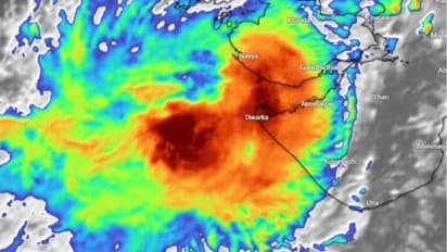 కాసేపట్లో తీరం దాటనున్న బిపర్ జాయ్ : సర్వసన్నద్ధంగా యంత్రాంగం, మద్ధతుగా త్రివిధ దళాలు.. తీరంలో భయం భయం