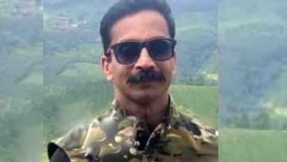 അടിച്ച് പൂസായി, ലഹരിയിൽ അടിപിടി, സംഘർഷം; വീട്ടിലിരിക്കാം! സർക്കാർ ഉത്തരവ് ഉദ്യോഗസ്ഥന് കയ്യിൽ കിട്ടി! 