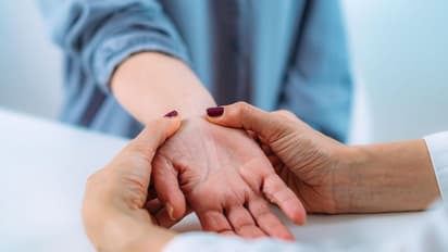 എന്താണ് പെരിഫറൽ ന്യൂറോപ്പതി ? ലക്ഷണങ്ങൾ അറിയാം 