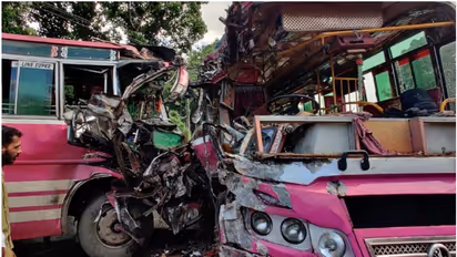 ബസുകൾ തമ്മിൽ കൂട്ടിയിടിച്ച് അപകടം; 20 പേർക്ക് പരിക്കേറ്റു, രണ്ട് പേരുടെ നില ഗുരുതരം