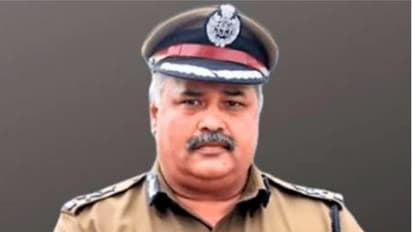 മുൻ ഡിജിപിയുടെ വീട്ടിലെ ഫ്യൂസ് ഊരി ഊർജ വകുപ്പ് സെക്രട്ടറിയായ മുൻ ഭാര്യ; അനാവശ്യ ചെലവ് ഒഴിവാക്കാനെന്ന് മറുപടി