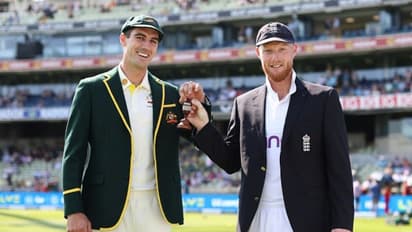 ആഷസ്: ആദ്യ ടെസ്റ്റില് ഓസ്ട്രേലിയക്കെതിരെ ഇംഗ്ലണ്ടിന് ടോസ്, സ്റ്റാര്ക്കിനെ ഒഴിവാക്കി ഓസീസ്