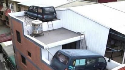  నో పార్కింగ్‌కు జరిమానాలు చెల్లించి విసిగిపోయి, ఏకంగా ఇంటి పైన కార్ యజమాని ఎం చేసాడో తెలుసా !