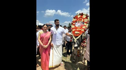 ಎತ್ತಿನ ಬೆನ್ನಮೇಲೆ ಅಭಿಷೇಕ್-ಅವಿವಾ ಫೋಟೋ: ಮಂಡ್ಯ ಅಭಿಮಾನಿಯ ವಿಶೇಷ ಗಿಫ್ಟ್‌ಗೆ ಅಂಬಿ ಪುತ್ರ ಫಿದಾ