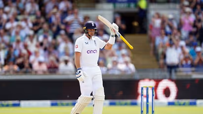 The Ashes 2023, ENG vs AUS: Joe Root's reverse sweep wows fans; celebrate his 30th Test century - WATCH