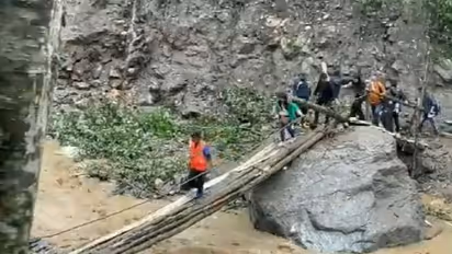 Indian Army rescues 3500 tourists stranded due to North Sikkim landslides (WATCH)