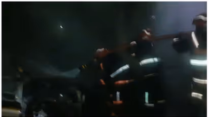 വീടിന് മുന്നിൽ പാർക്ക് ചെയ്ത കാ‍ര്‍ കത്തി നശിച്ചു, തീവെച്ചതെന്ന് സംശയം 