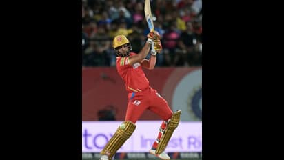 సంజూ శాంసన్ ఉండగా జితేశ్ శర్మను ఎందుకు సెలక్ట్ చేశారు! శశి థరూర్ కామెంట్స్..