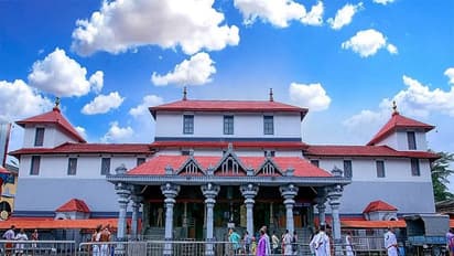 ಶಕ್ತಿ ಯೋಜನೆ: ಶ್ರೀ ಧರ್ಮಸ್ಥಳಕ್ಕೆ ಹರಿದು ಬರುತ್ತಿರುವ ಮಹಿಳಾ ಭಕ್ತರ ದಂಡು