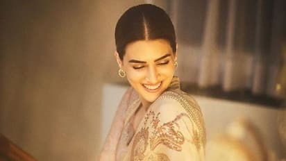 'ಆದಿಪುರುಷ್' ಸೀತೆಯ ಸುಂದರ ನೋಟ: ಕೃತಿ ಧರಿಸಿರುವ ಸೀರೆ ಬೆಲೆ ಎಷ್ಟು, ಏನಿದರ ವಿಶೇಷತೆ? 