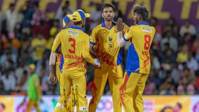 சீகம் மதுரை பாந்தர்ஸ்க்கு எதிரான போட்டி: அஸ்வின் தலைமையிலான திண்டுக்கல் டிராகன்ஸ் பீல்டிங்!