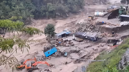 சிக்கிம் மேக வெடிப்பு: தீஸ்டா ஆற்றில் பெருக்கெடுத்த வெள்ளத்தில் சிக்கி 23 ராணுவ வீரர்கள் மாயம்