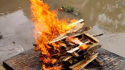 ജീവനോടെയിരിക്കെ സ്വന്തം മരണാനന്തര കര്‍മ്മങ്ങള്‍ ചെയ്ത് ഒരാള്‍; ഇതിന് പിന്നിലൊരു കാരണമുണ്ട്... 