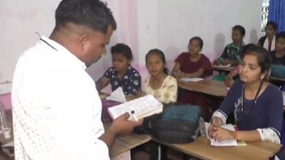 Human Interest: ಹಗಲಿನಲ್ಲಿ ಬಡ ಮಕ್ಕಳಿಗೆ ಉಚಿತ ಪಾಠ, ರಾತ್ರಿ ಕೂಲಿ ಕೆಲಸ: ಹೃದಯ ಗೆದ್ದ ಅತಿಥಿ ಉಪನ್ಯಾಸಕ!