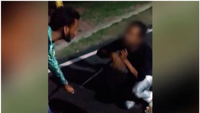 'യുവാവിനെ തുടലിൽകെട്ടി പട്ടിയെപ്പോലെ കുരയ്ക്കാൻ ആവശ്യപ്പെട്ടു, മതംമാറാൻ നിർബന്ധിച്ചു'; യുവാക്കൾ അറസ്റ്റിൽ