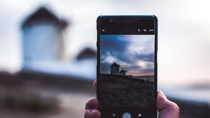 மொபைல் கேமராவில் சூப்பரான போட்டோஸ் எடுக்கலாம்! இந்த ஐடியாவை ட்ரை பண்ணி பாருங்க!