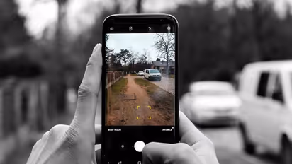 Photography Day: மொபைல் கேமராவில் சூப்பரா போட்டோ எடுக்கணுமா? எந்த டிப்ஸ் ட்ரை பண்ணுங்க!!