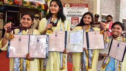 ಗುಲ್ಬರ್ಗ ವಿಶ್ವವಿದ್ಯಾಲಯ ಘಟಿಕೋತ್ಸವ: ಬಡತನ ಮೆಟ್ಟಿ ಪದಕ ಬಾಚಿದ ವಿದ್ಯಾರ್ಥಿನಿಯರು