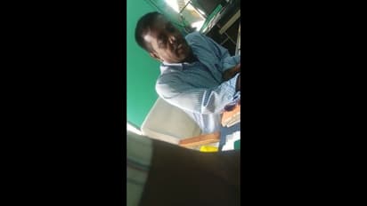 ஆட்சியரின் சட்டையை பிடித்து கன்னத்தில் அறைய சொன்ன மின்வாரிய அதிகாரி இடை நீக்கம்