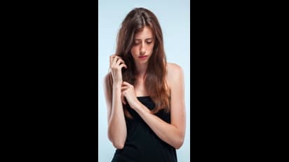 தொடர் தலைவலி, முடி உதிர்தல் பிரச்சனையா? அப்ப இந்த உணவுகளை தவறாமல் சாப்பிடுங்க!